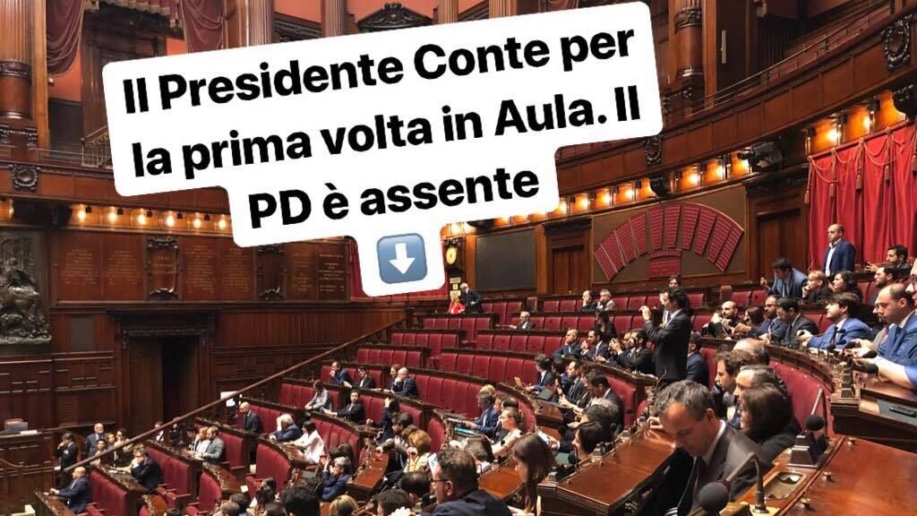 La gaffe del deputato M5S "Pd assente per la fiducia" Ma la foto è della Camera