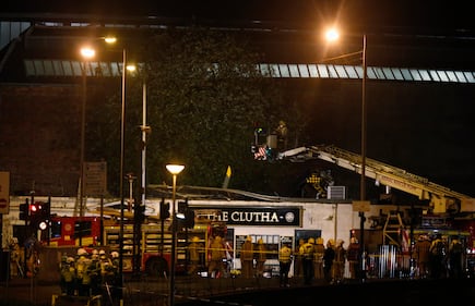 Glasgow, elicottero della polizia precipita su un pub 16