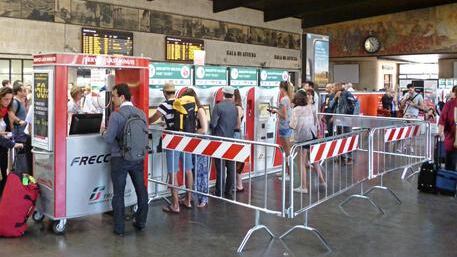 Firenze, extracomunitario aggredisce dipendente Fs a pugni in faccia