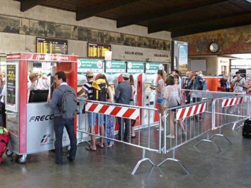 Firenze, extracomunitario aggredisce dipendente Fs a pugni in faccia