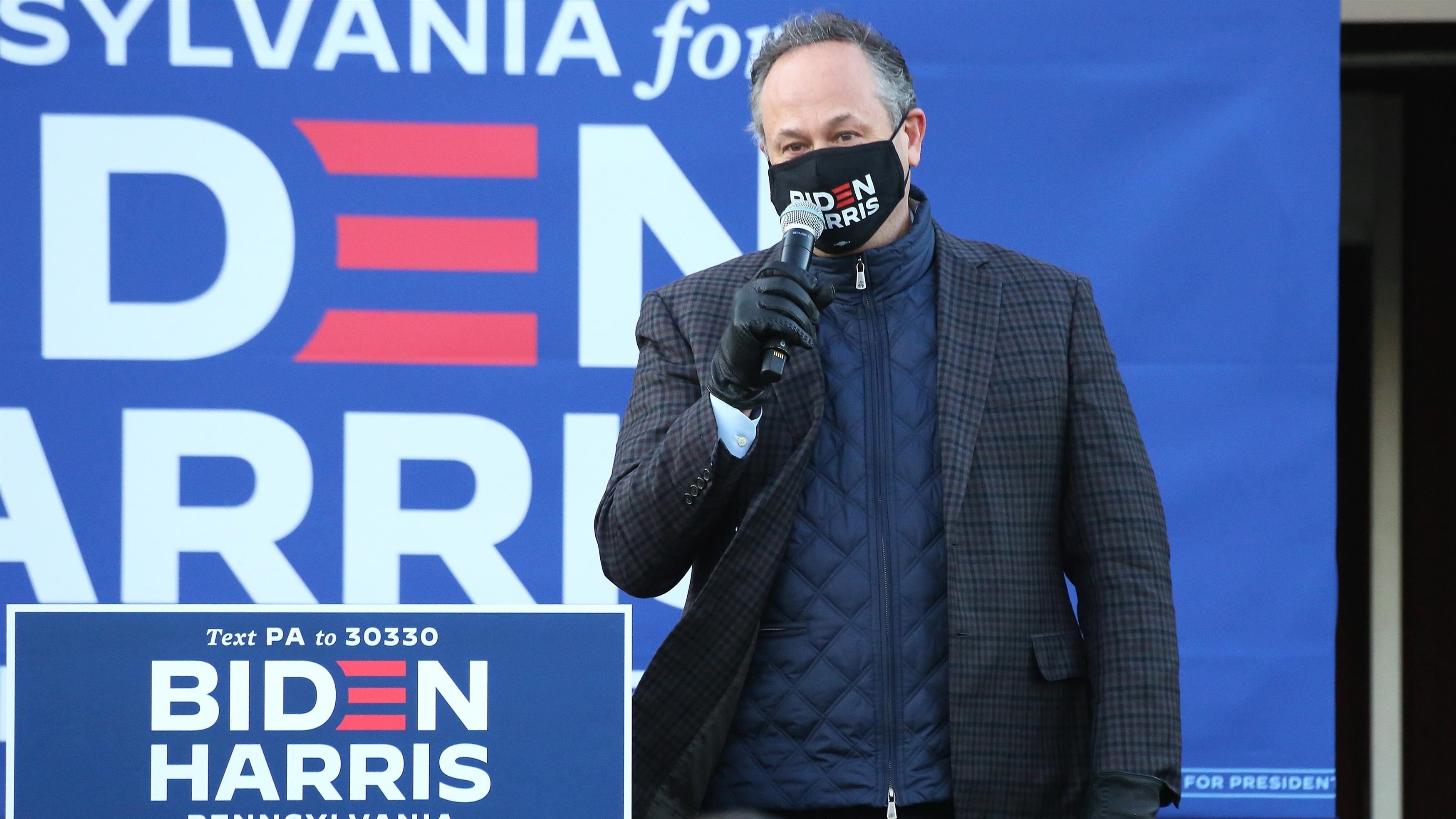 Lo strappo di Douglas, da oggi solo signor Harris. Passa da legale di grido a "second gentleman"