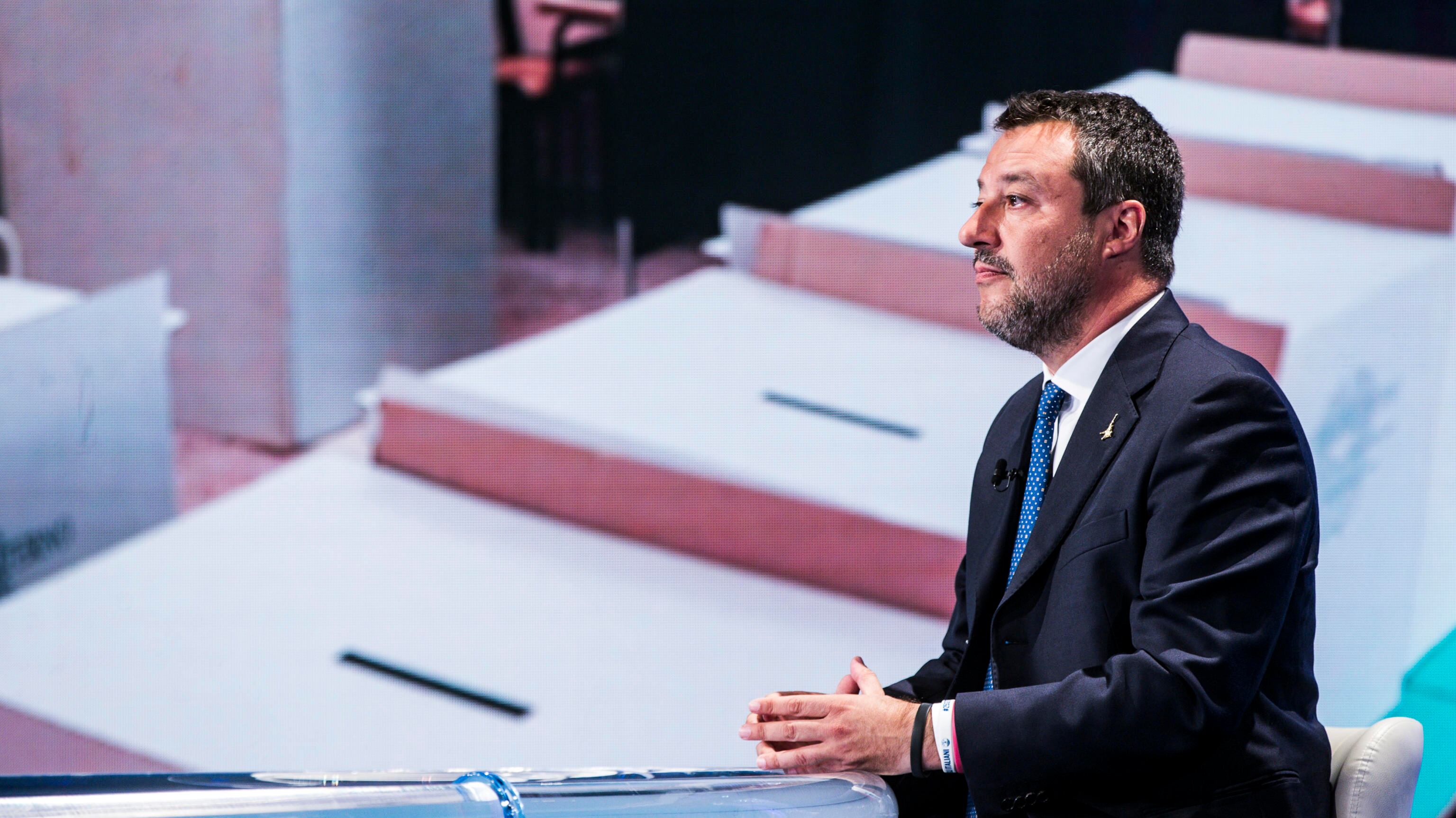 Migranti, Salvini promette il pugno duro: "Se vinco tornano i decreti sicurezza"