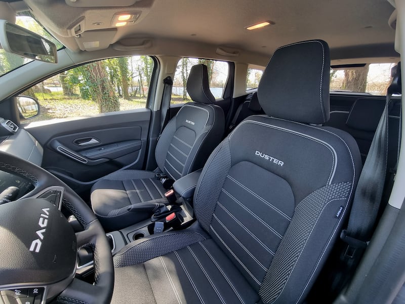 Dacia Duster Journey 2023, guarda le foto 6