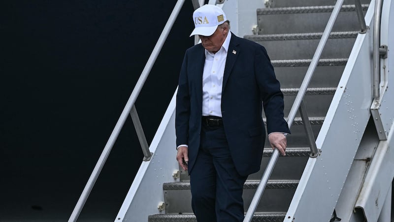 Trump vuole un’Irlanda unita: “Succederà prima o poi”. E Londra frena