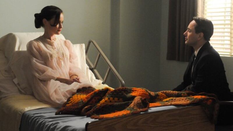 Alexis Bledel e Vincent Kartheiser in Mad Men, foto 11