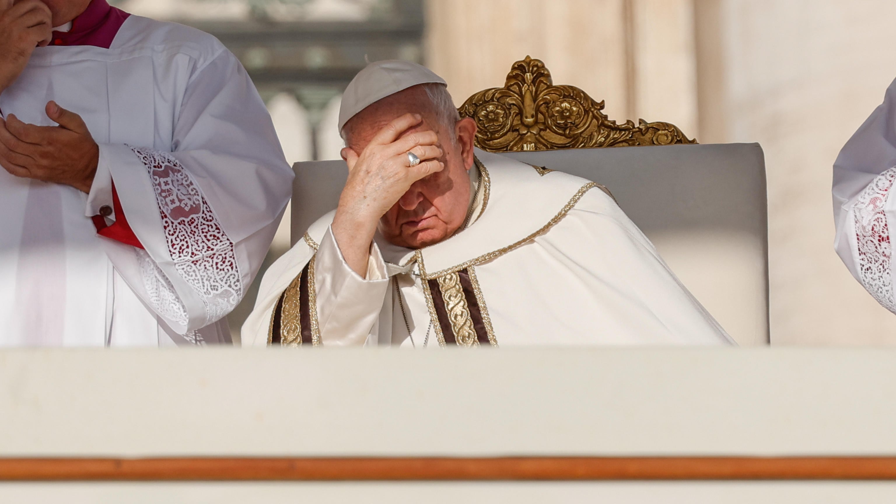 Il grido del Papa: "Basta sangue innocente in Medio Oriente"