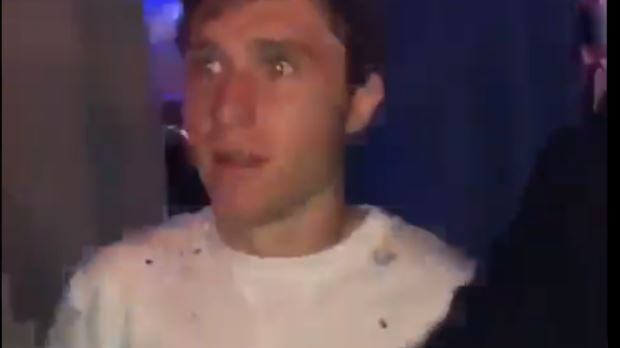 Chiesa scatenato in discoteca: l'attaccante della Juventus è su di giri
