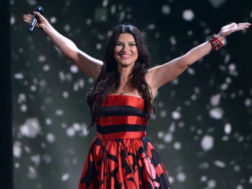 Laura Pausini: "Una volta ho girato un video con uno veramente bello. È diventato il mio regalo"