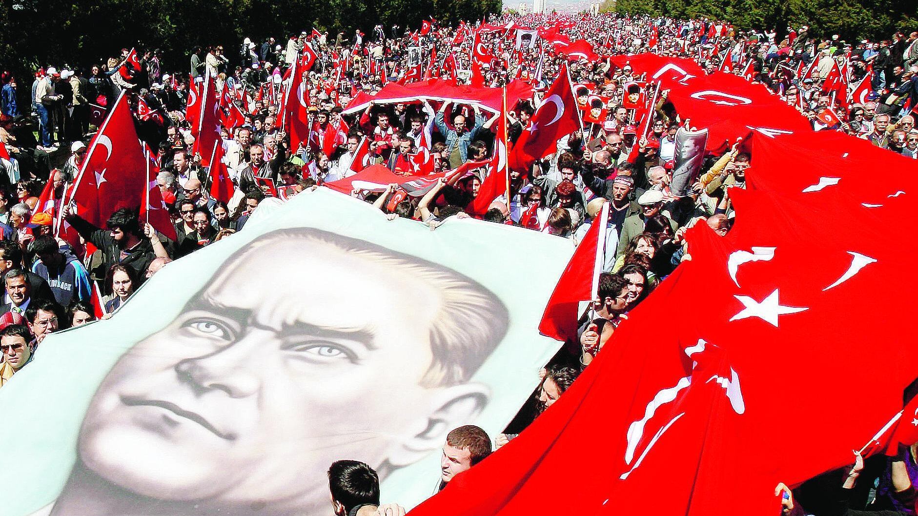 Un milione in piazza per la Turchia laica
