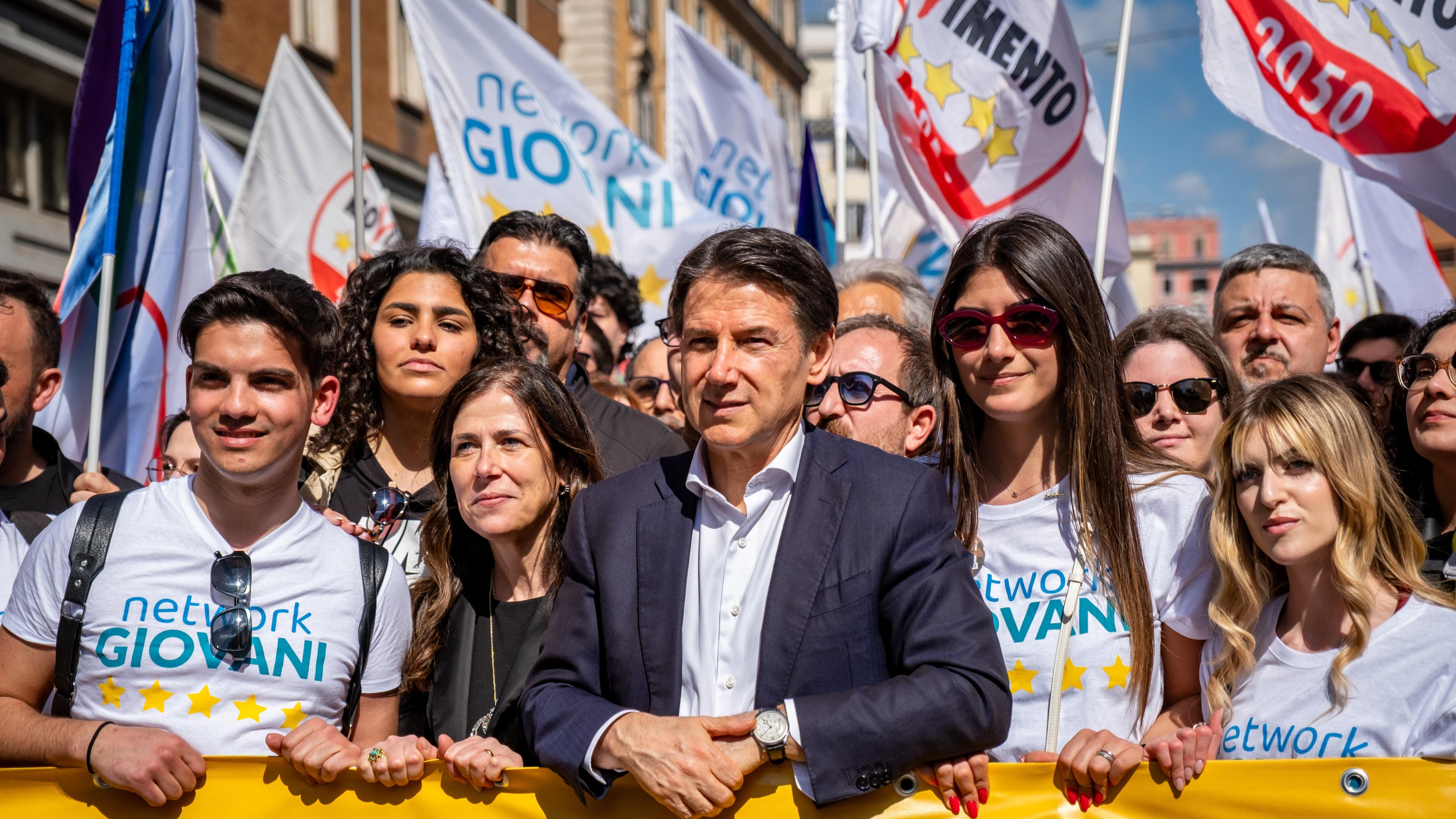Conte pacifista si candida a premier