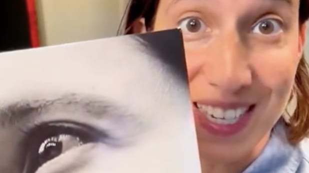 "Non si trova tra i primi 100". Il libro di Elly Schlein è un flop clamoroso