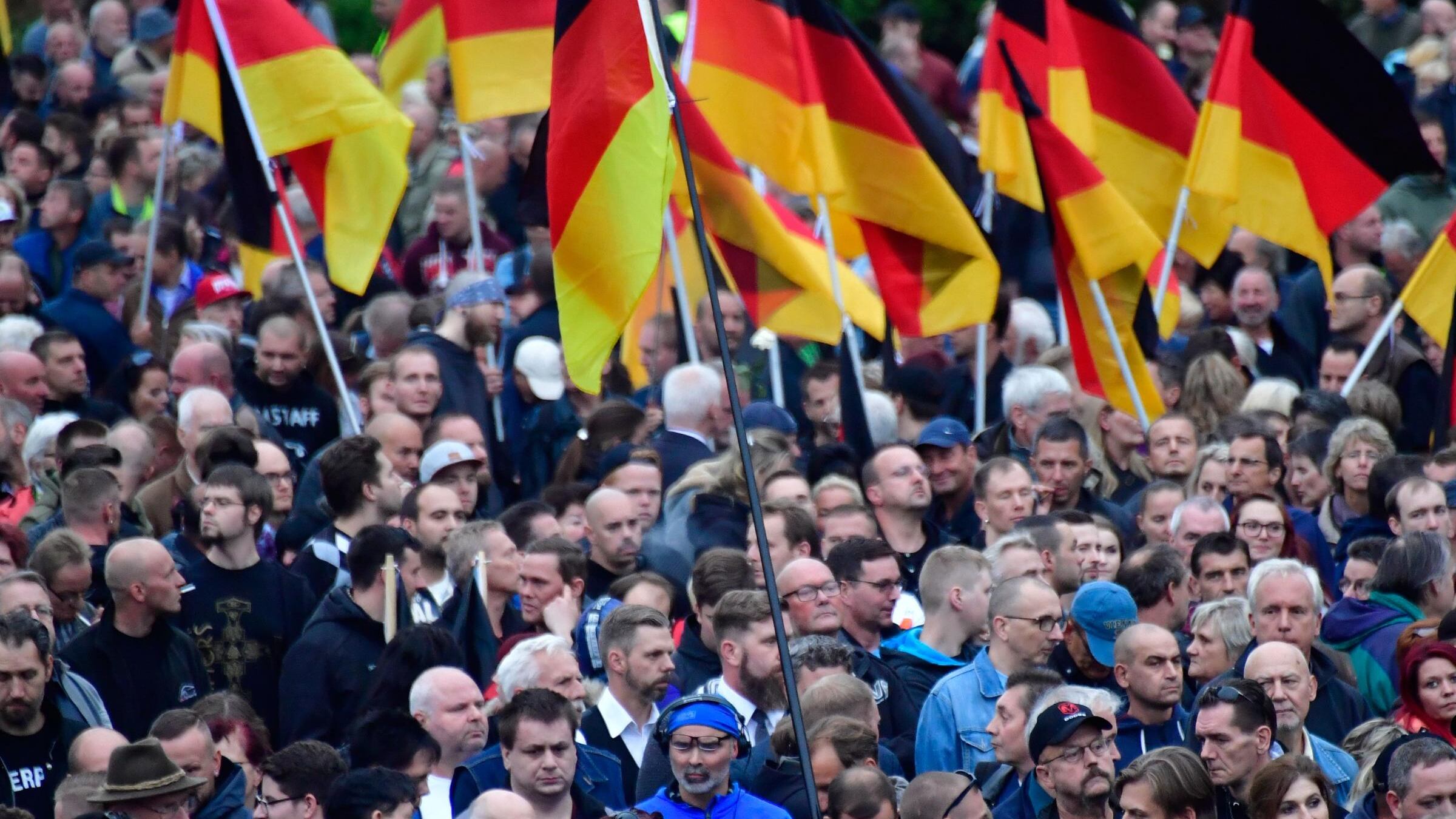 "Oltre 12mila sono violenti": allarme nazi in Germania