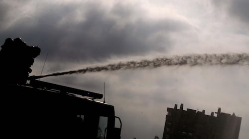 Napoli, incendio nell'ex campo rom di Parco Marinella 1