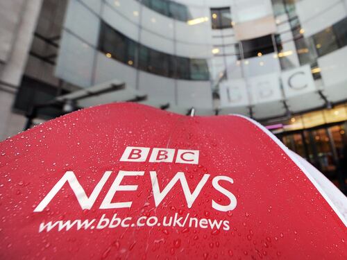 "Non sono terroristi". Bufera sulla Bbc: cos'ha detto su Hamas