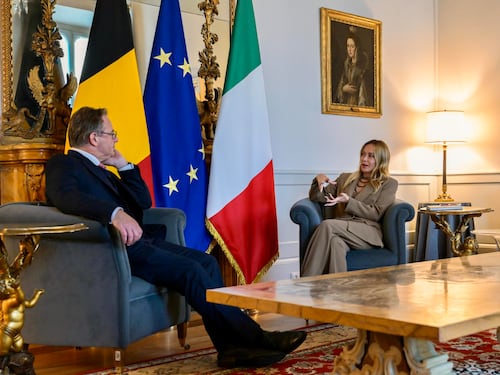 La “maledizione dell’inciucio” e la via italiana per la destra