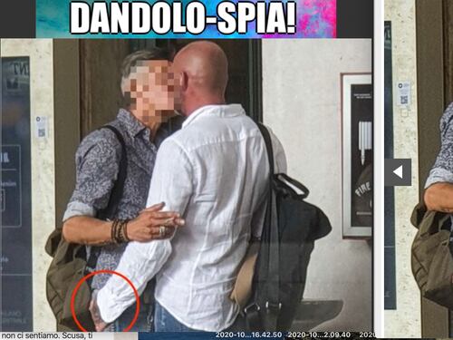 Giallo sulla foto pubblicata da Dagospia: "Chi è quel cantante che bacia un uomo?"