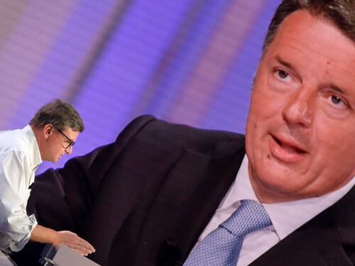 Renzi e Calenda, doppio gioco sullo scontro Meloni-Macron