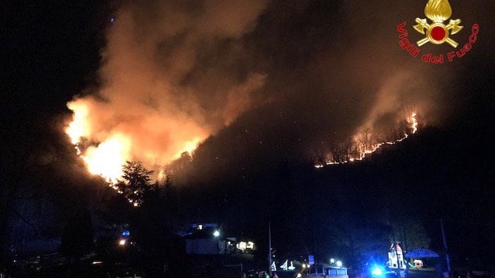 Inferno su monte Martica: in fumo oltre 100 ettari dei boschi del Varesotto
