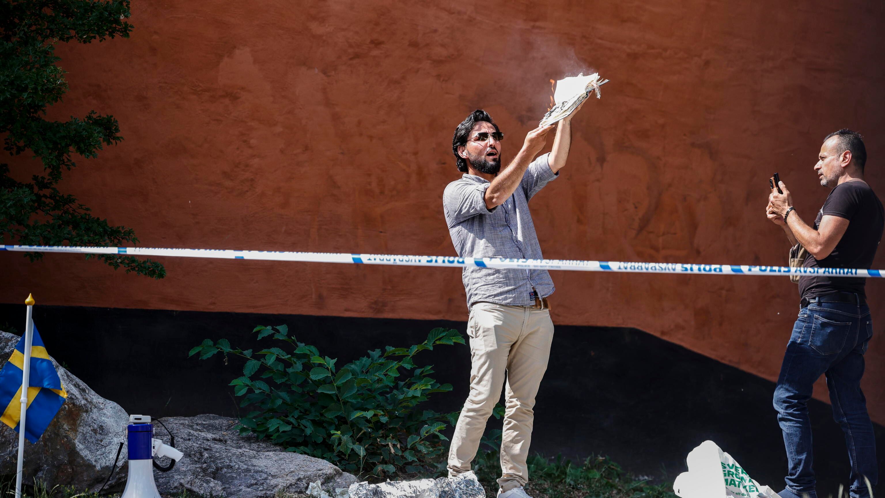Svezia, il Corano bruciato infiamma il mondo islamico
