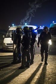 A Calais scoppia la rivolta nella "giungla" 17