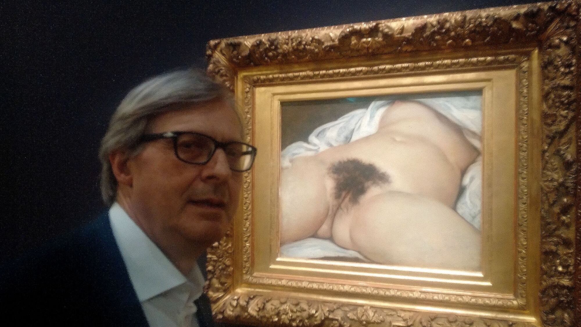 Facebook censura foto di Sgarbi con Courbet. E lui minaccia querela