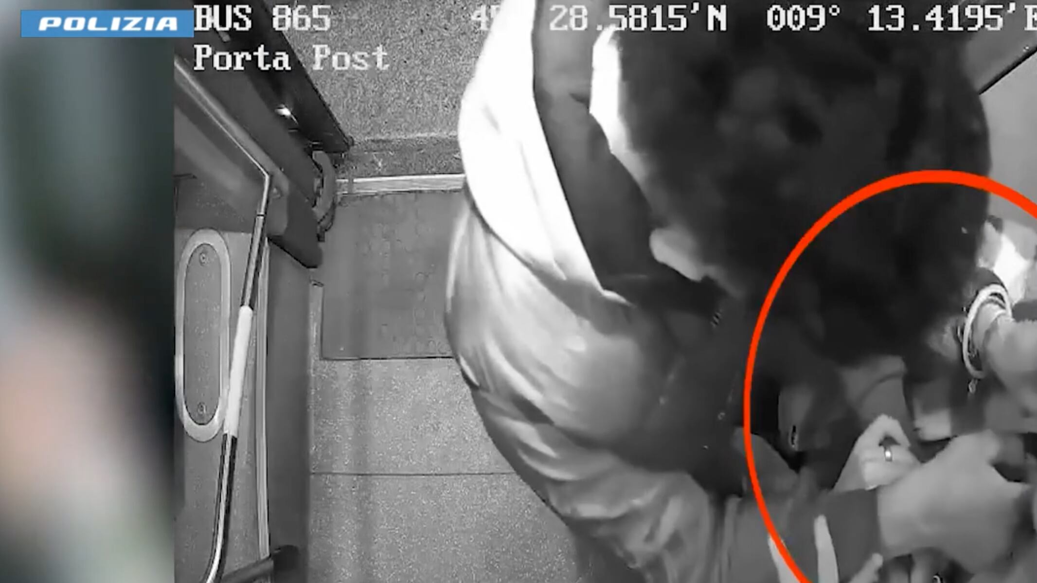 La rapina sul bus e l'accoltellamento dello studente spagnolo: fermati a Milano 4 egiziani