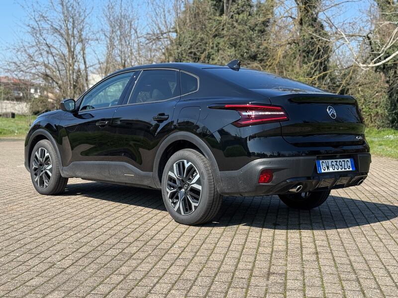 Citroen C4 X 2025: guarda la gallery del crossover coupè, anche ibrido 8