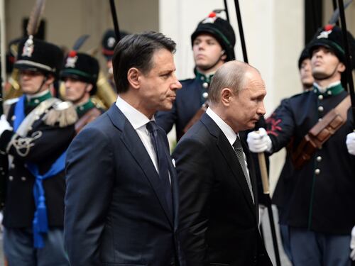 "Sembra scritta da Putin". E in Aula scoppia la bufera