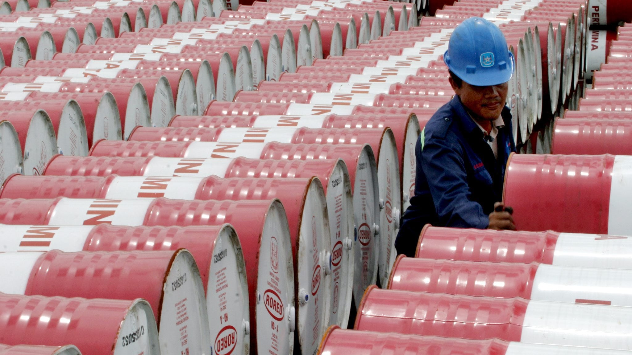 Si infiamma il petrolio, barile a quota 95