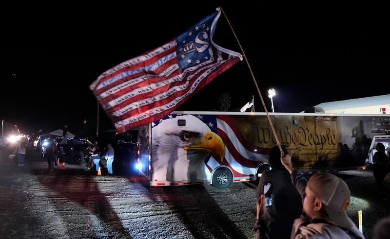 "Take Our Border Back": la marcia del patrioti per i confini Usa 8
