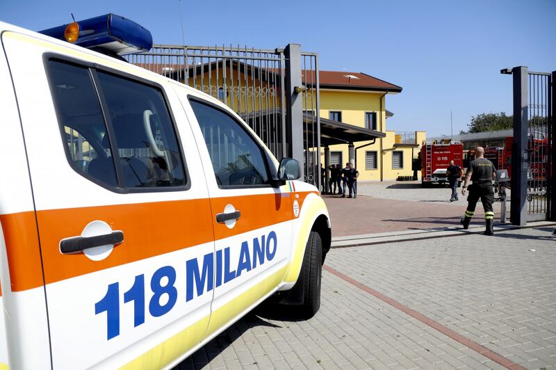 Milano, incendio in un centro di accoglienza 7