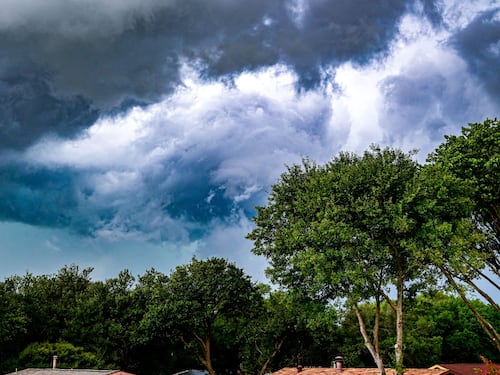Week-end con nuovi temporali, poi torna il caldo: ecco come cambierà il meteo