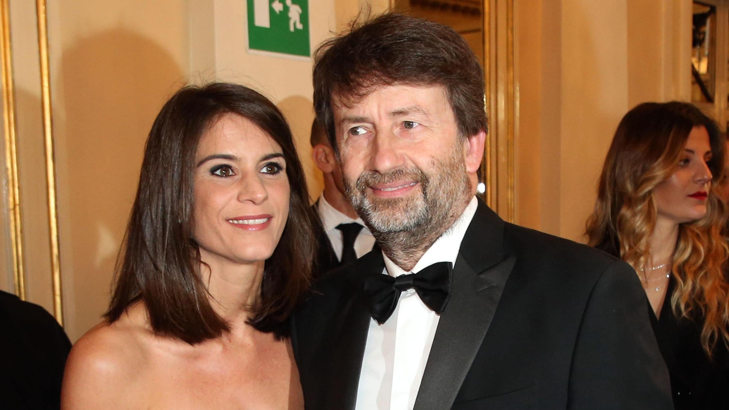La sinistra parla di familismo intanto piazza mogli e figli