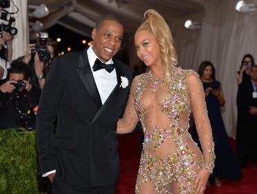 Beyonce a New York, jeans strappati e curve mozzafiato 9