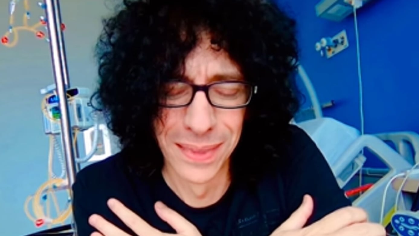 "Mi date coraggio". Allevi si commuove nel video dall'ospedale