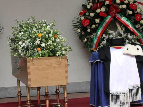 Umberto Eco, funerale laico al Castello sforzesco di Milano