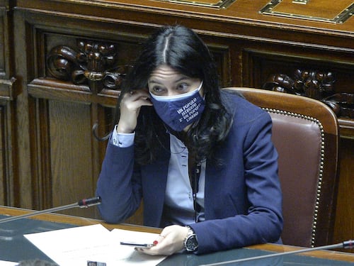 "Torno a fare la preside". Azzolina fuori dal Parlamento