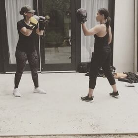 Miley Cyrus e Alicia Keys, sexy senza trucco 24