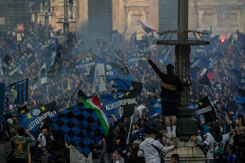 Milano si colora di nerazzurro: le immagini più bella della festa dell'Inter 20
