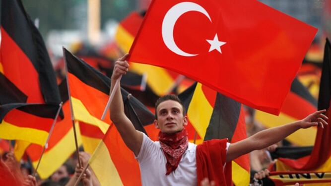 Alta tensione tra Germania e Turchia, annullato vertice tra ministri