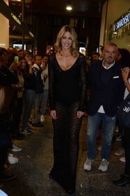 Elena Santarelli, trasparenze a Milano 15