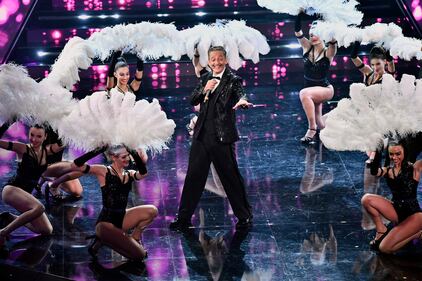 A Sanremo Fiorello fa il trasformista 1