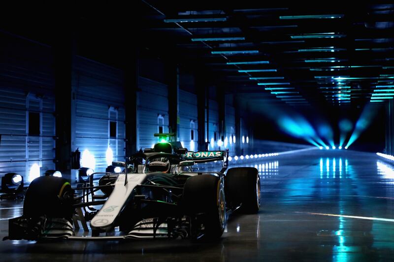 La Mercedes esce allo scoperto: ecco le foto della nuova W09 10