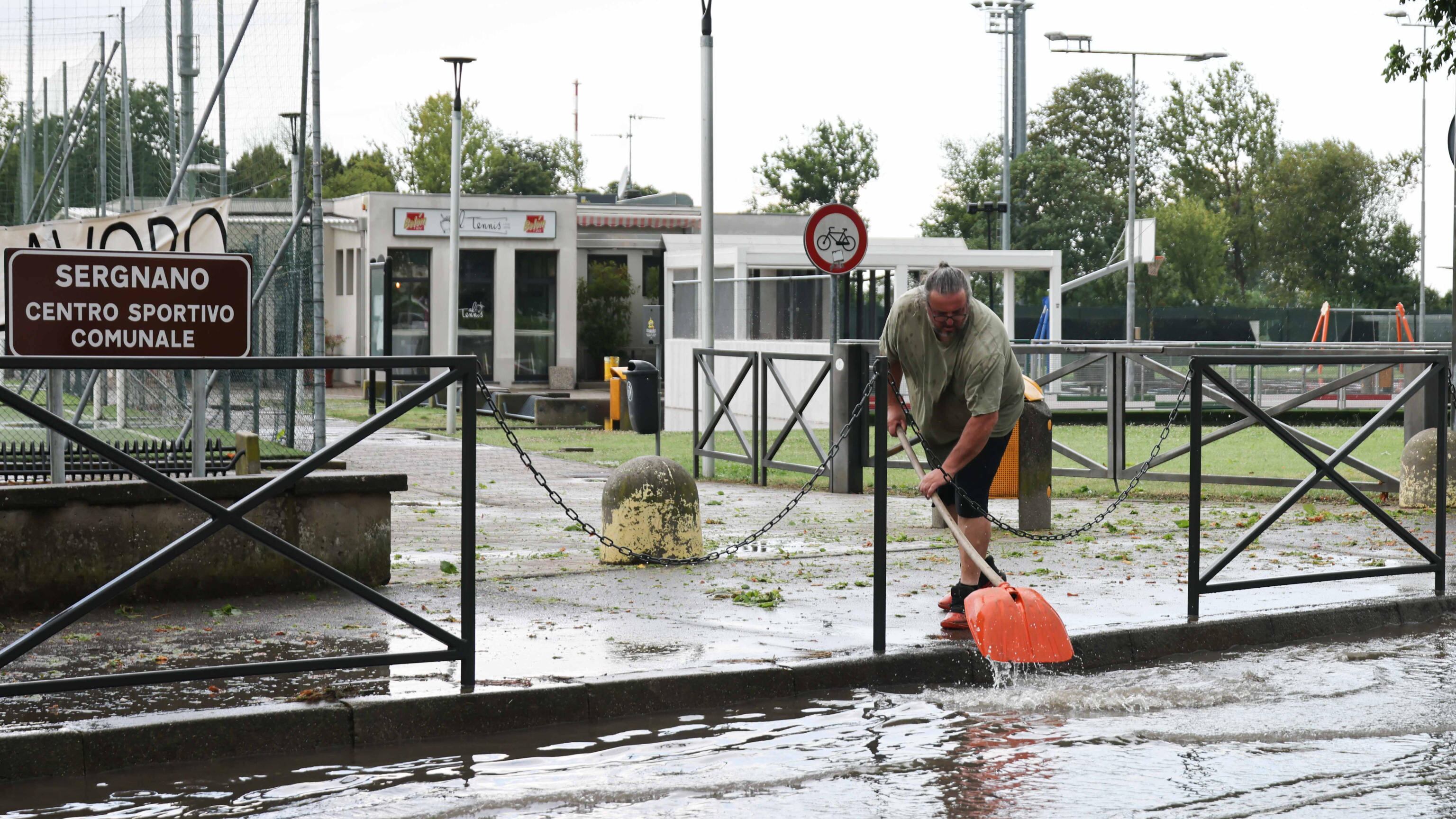 Il maltempo non si ferma, nubifragio su Cremona: "40 minuti da incubo"
