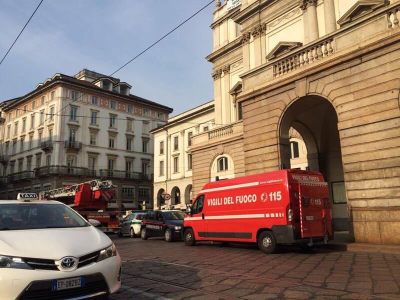 Milano, sul tetto della Scala per protesta 2