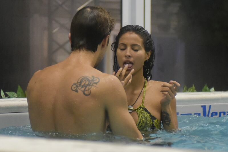 Grande Fratello Vip, i momenti sexy di Mariana Rodriguez 12