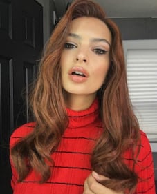 Emily Ratajkowski, topless su Instagram 13