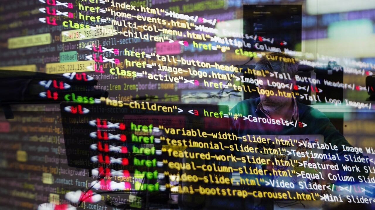 Armi cibernetiche e attacchi hacker per la guerra invisibile "a tre fasi"