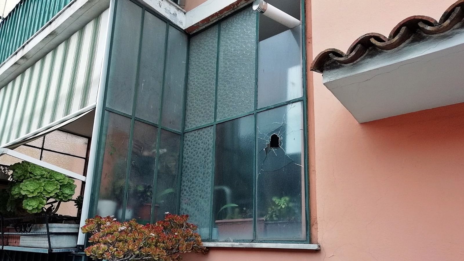 Far west a Ventimiglia: sassaiola tra migranti, pietre contro gli abitanti