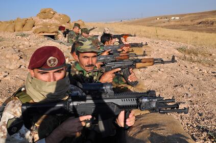 Così i parà addestrano i curdi a Erbil 22